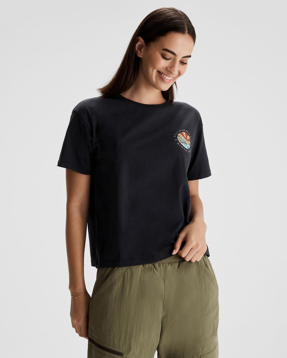 b0994_902_womens_sunburst_logo_organic_cotton_short_sleeve_t_a_1743632428000